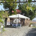 Le Corti Dell'etna Bed and Breakfast 3*