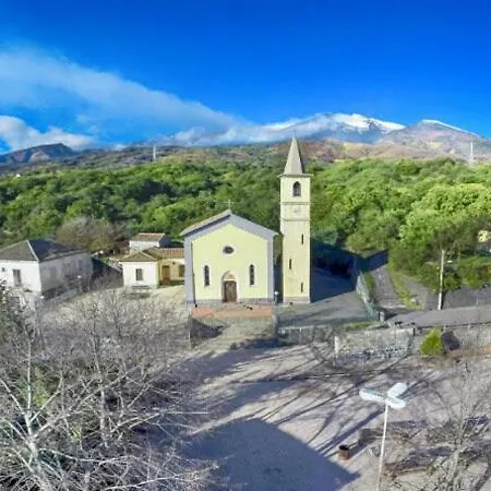 Le Corti Dell'etna לינה וארוחת בוקר 3*